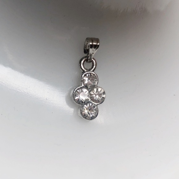 🔥4/$20 Crystal rhinestone pendant - Picture 3 of 3